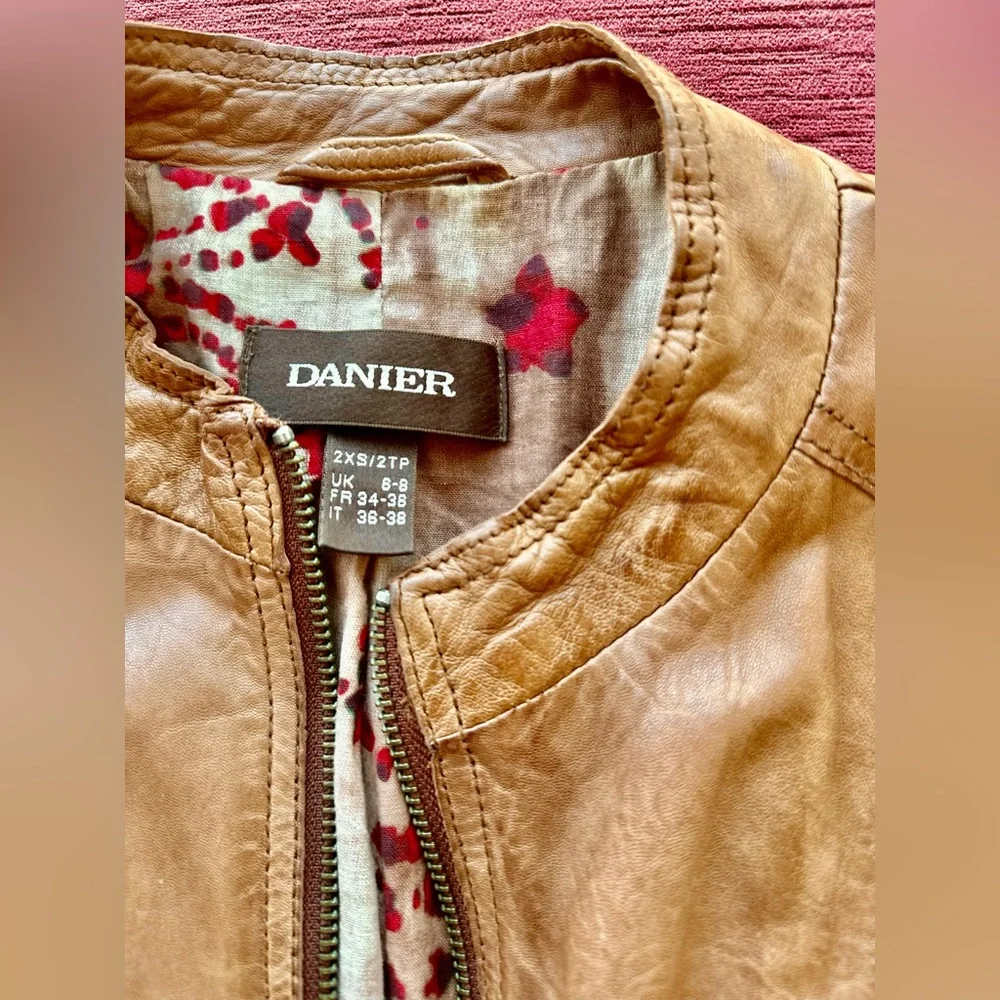Danier Light Brown Leather Jacket with Floral Lining - Picture 3 of 6